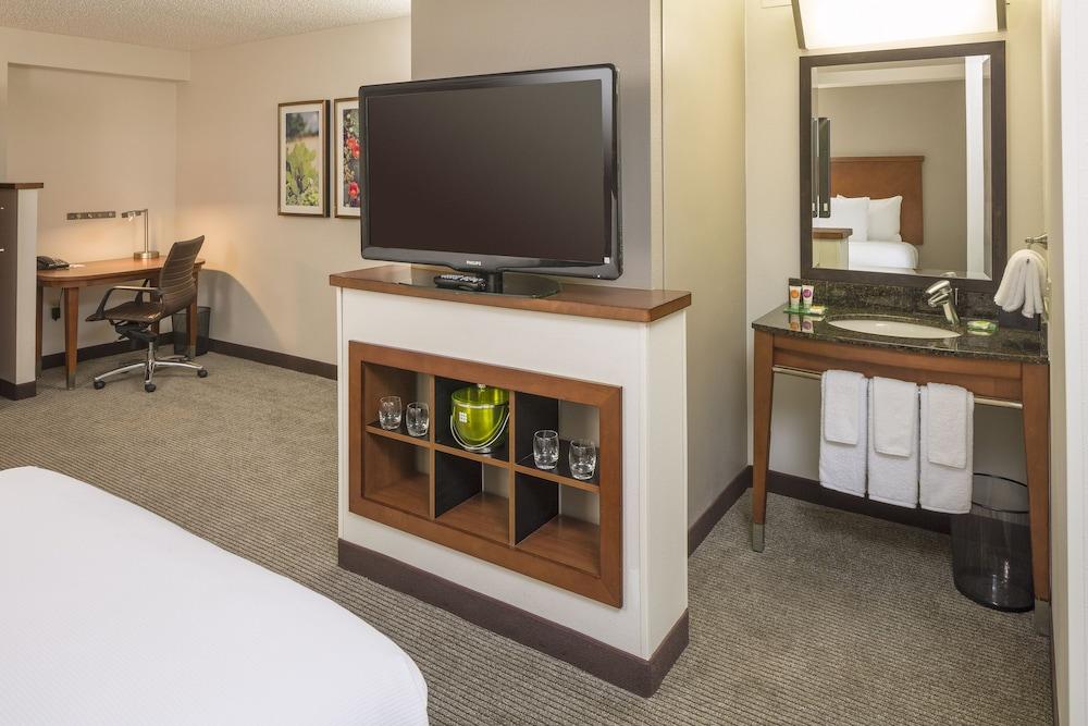 Hyatt Place San Antonio Airport/Quarry Market Экстерьер фото